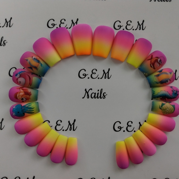 Press on nails (short coffin) - Picture 2 of 2